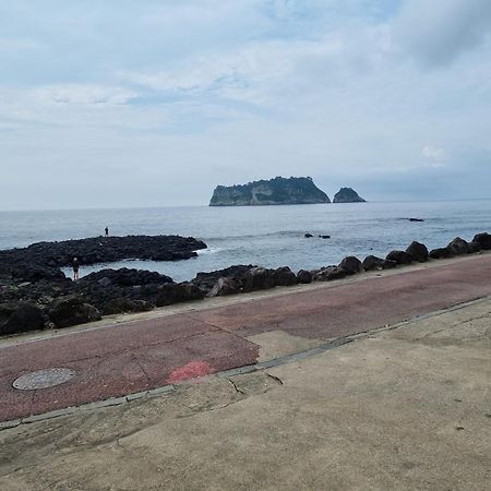 Вилла Jeju Amoje Согвипхо Экстерьер фото